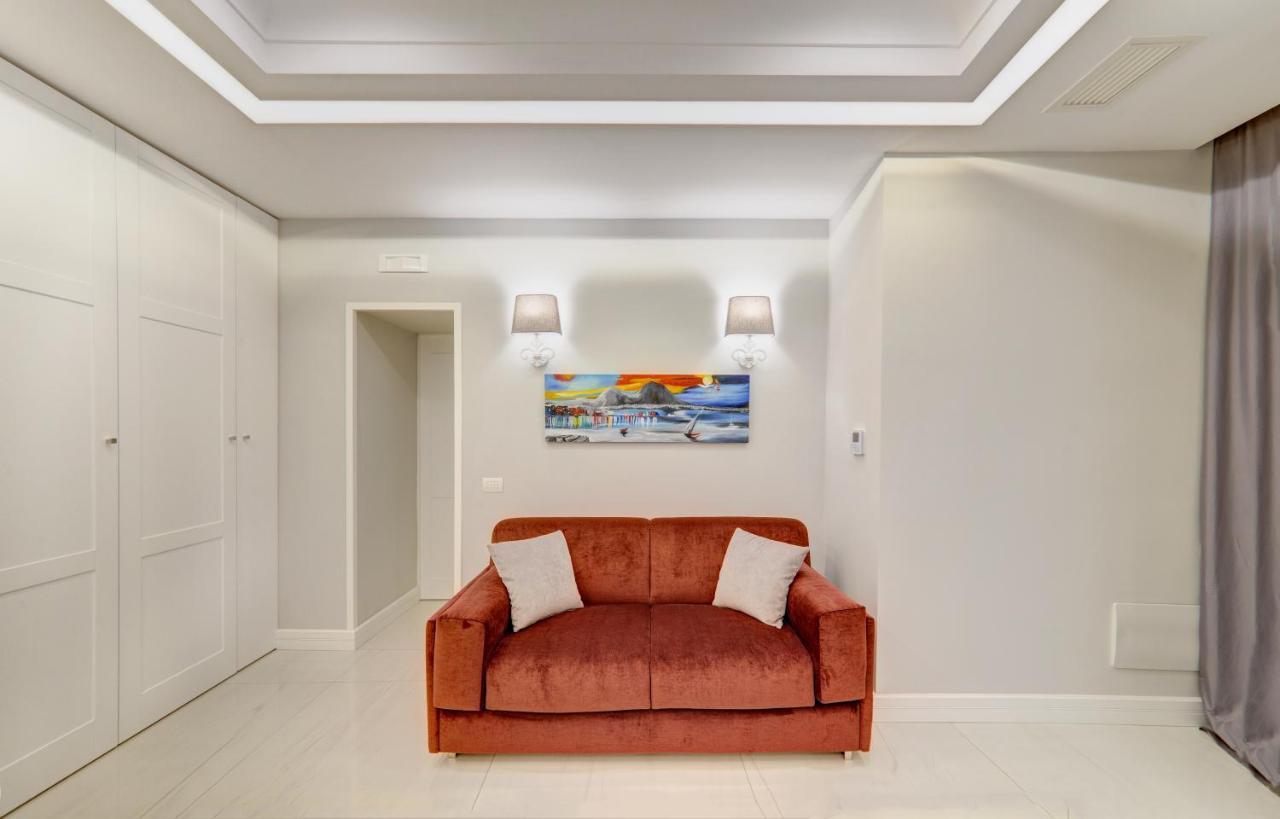 S&T Luxury House In Plebiscito Square Apartment Napoli Bagian luar foto