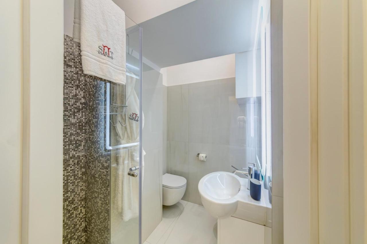 S&T Luxury House In Plebiscito Square Apartment Napoli Bagian luar foto